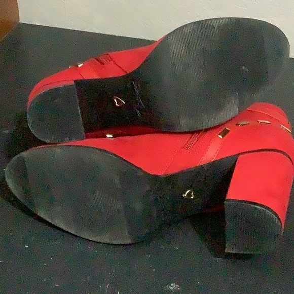 Thalia Sodi Red Ankle Booties with Glossy Finish - Picture 6 of 8